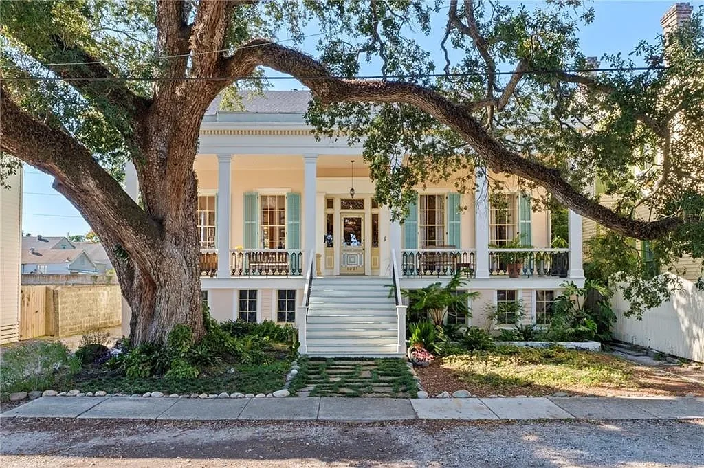 1859 Greek Revival Center Hall house in New Orleans, Louisiana